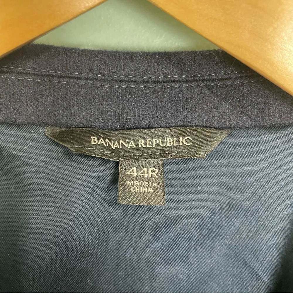 Banana Republic Slim Fit Mario Bellucci Size 44R Navy Wool‎